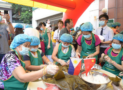 cancer patients, Modern Cancer Hospital Guangzhou, wrapping Zongzi