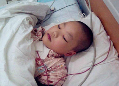 Little Leukemia Girl,bone marrow transplantation,moment of love