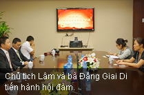 Chủ tịch Lâm và bà Đặng Giai Di tiến hành hội đàm